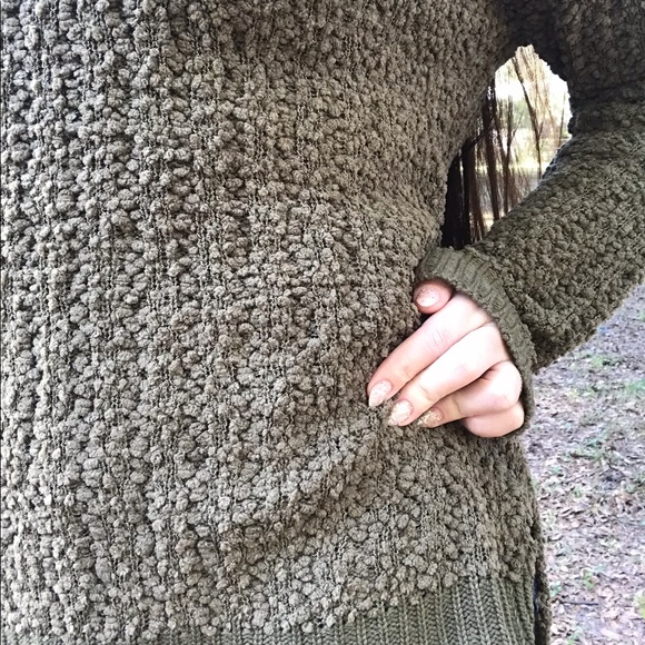 << Olive Green Popcorn Sweater >> - Picture 4 of 6